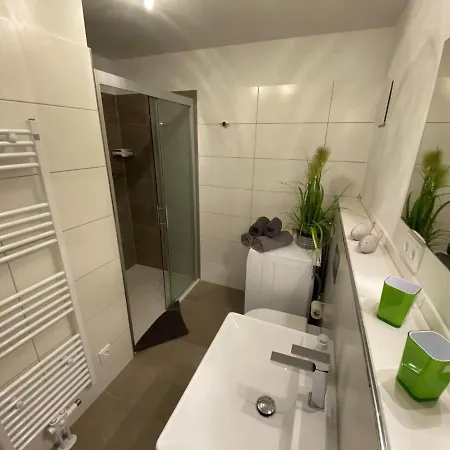 Fewo Reeder's Nest Hafenwohnung, 2 Zi By Seeblick Ferien Lägenhet
